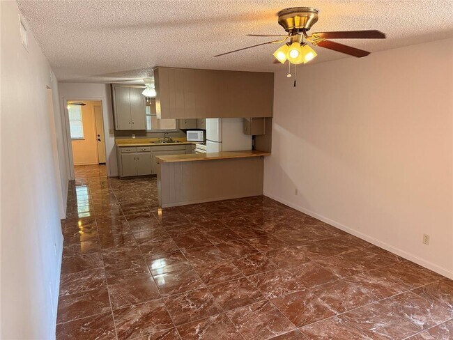 Foto del edificio - 7406 Southgate Ln