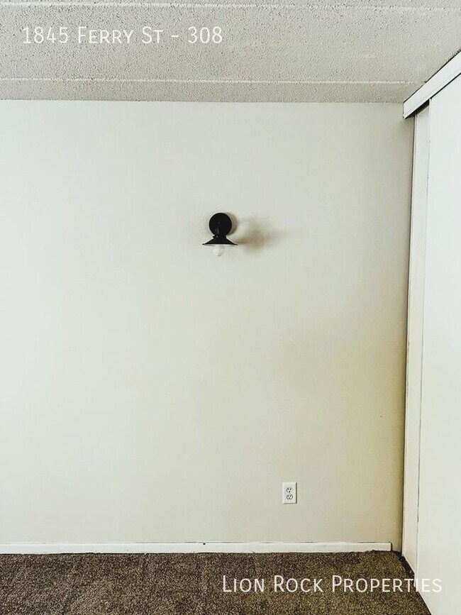 Foto del edificio - Stylish 2-Bedroom Flat in Anoka's Flats on...