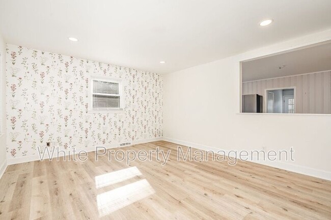 Foto del edificio - 7726 Wallace Ln