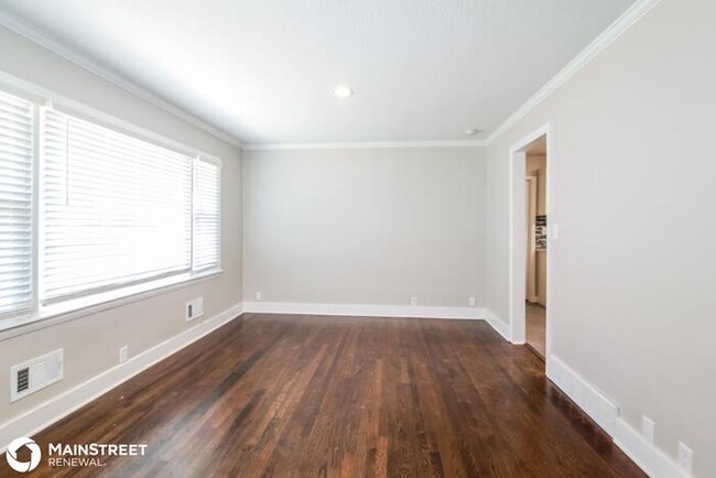 Foto del edificio - 1405 Country Club Drive, Pleasant Hill, MO...