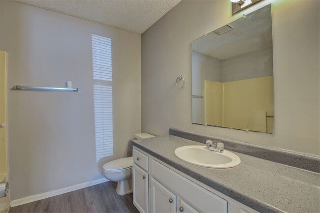 Interior Photo - The Arbours Apartment Homes