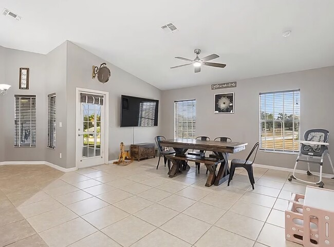 Building Photo - 1017 S Glen Meadow Loop