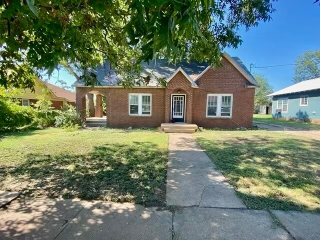 Primary Photo - 903 W Live Oak St