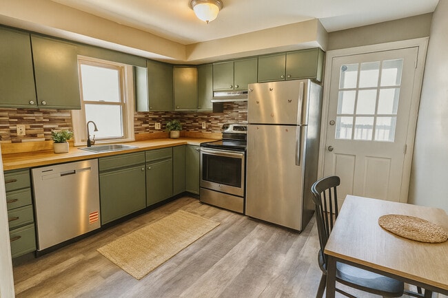 Building Photo - 317 Madison Ave