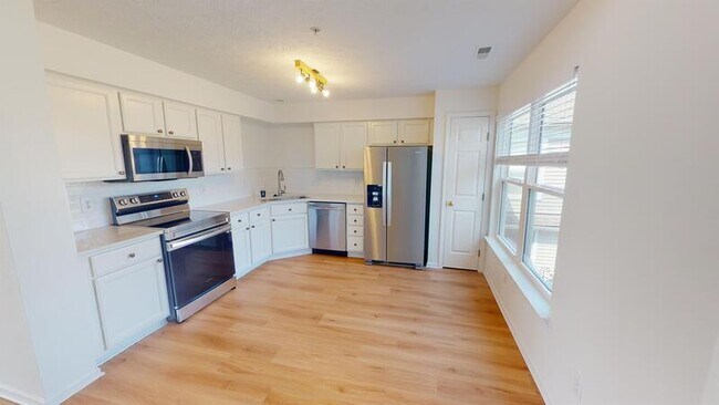 Foto del edificio - 1741 Coburn Ct