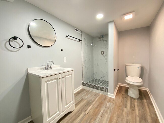 Foto del edificio - Two Story 3 Bedroom Home