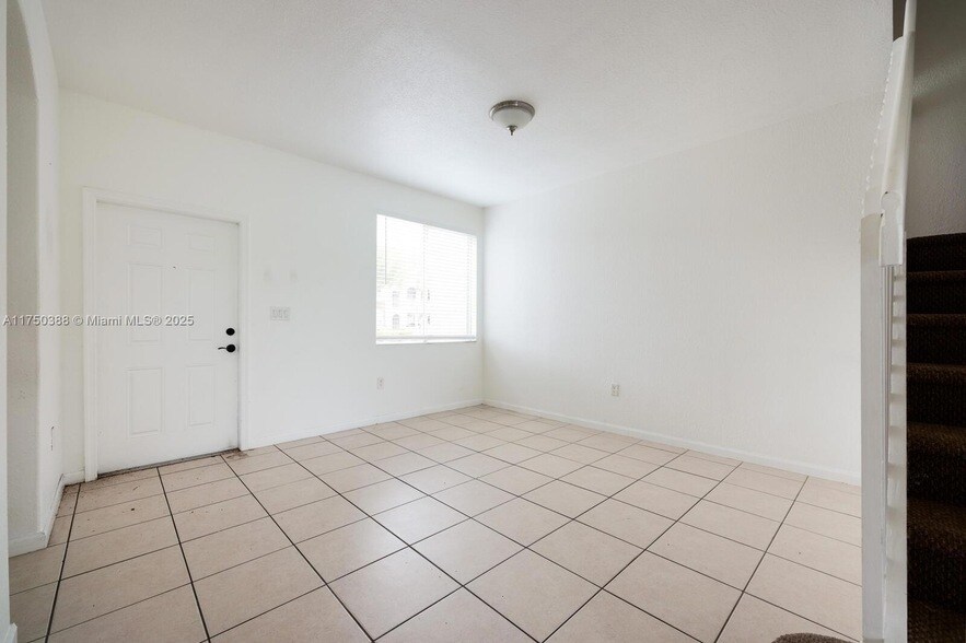 Foto principal - 2818 SE 16th Ave
