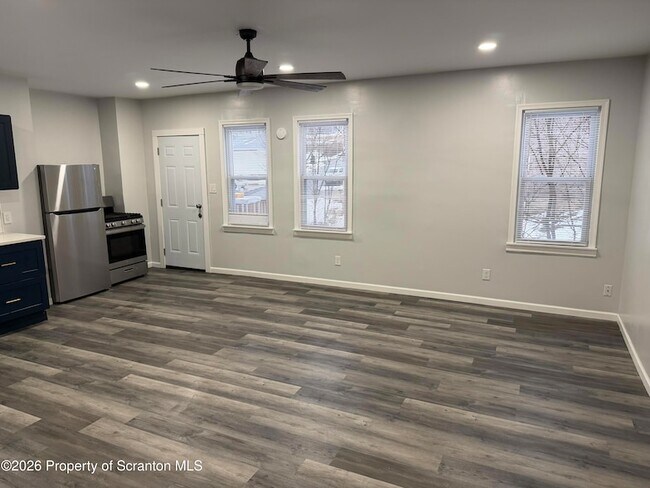 Foto del edificio - 539 E Pine St