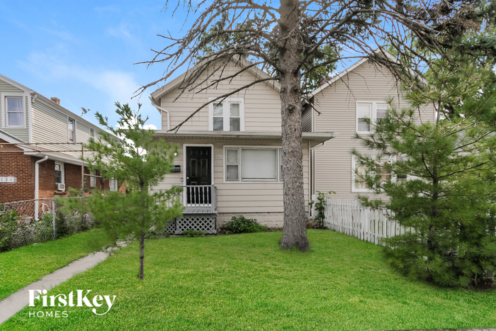 Primary Photo - 133 S Lewis Ave