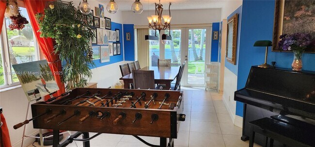Foto del edificio - 4871 SW 103rd Ave
