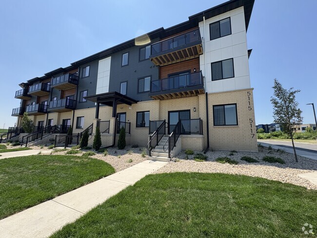 5117 Building Exterior - Central Park Place