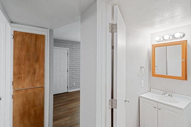 Foto del edificio - 1106 North 25th Pl