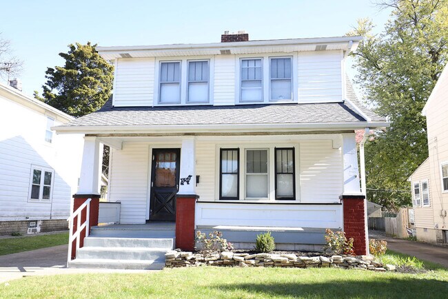 Building Photo - 552 S Terrace Ave