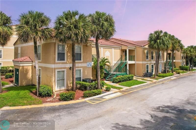 Primary Photo - 711 Riverside Dr