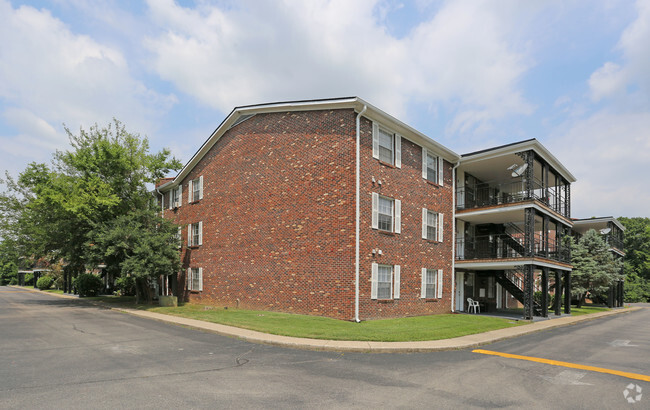 Building Photo - Whispering Hills Apartments Southeast