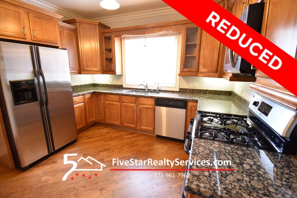 Primary Photo - 3058 N Sayre Ave