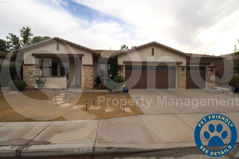 Foto principal - 373 W Carob Dr