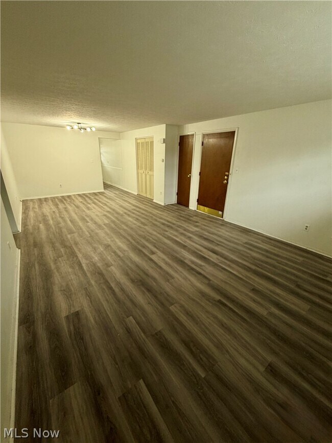 Foto del edificio - 369 Shields Rd