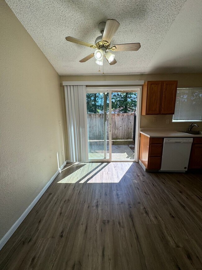 Foto del edificio - 18895 NW Shadow Ln