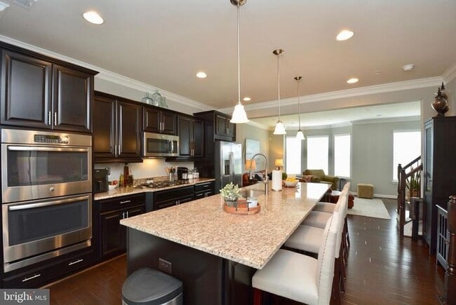 Building Photo - 702 Fair Winds Way