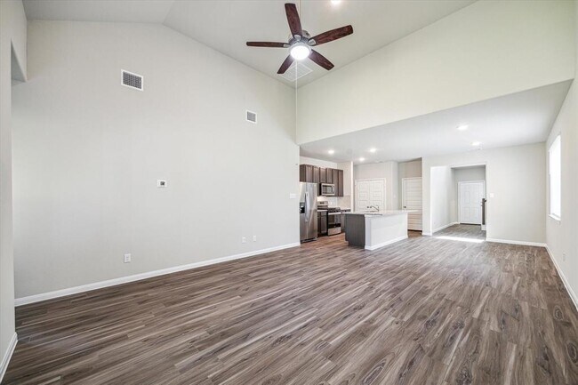 Foto del edificio - 5022 Henry Joseph Dr