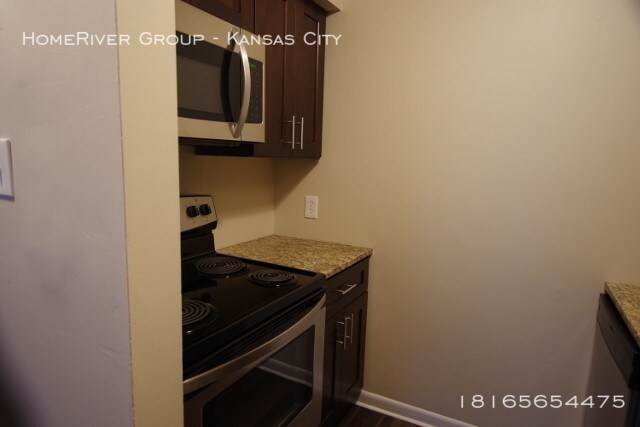 Building Photo - 6001 Barton Dr