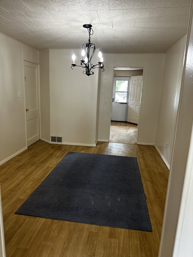 Dining room - 123 Hickory St