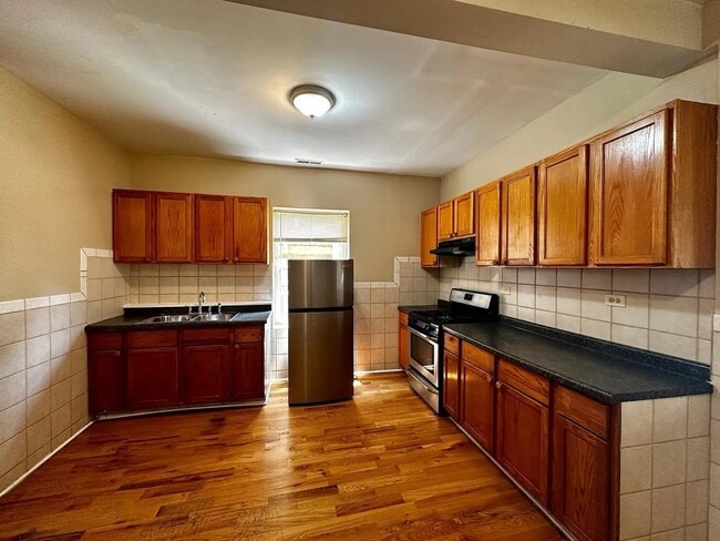 Foto del edificio - 1528 N Avers Ave