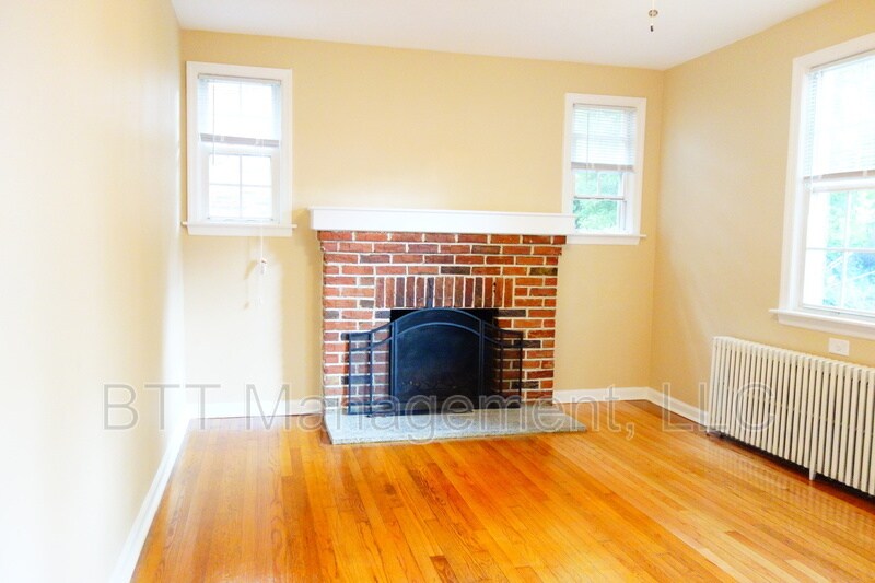 Primary Photo - 8007 Garland Ave