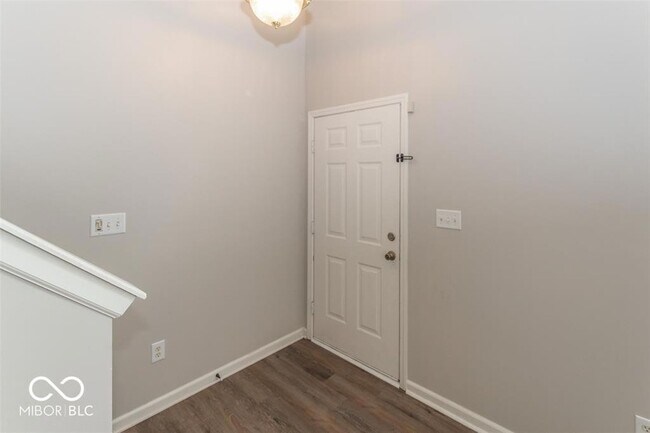 Building Photo - 10686 Trailwood Dr