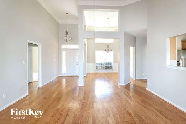 Building Photo - 600 Bentmoor Dr