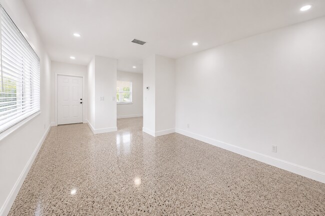 Foto del edificio - 3808 Broadway