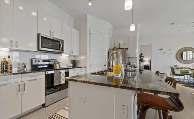 Building Photo - 3 bedroom in Farmers Branch TX 75234