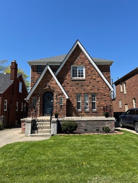 Primary Photo - 9735 Wayburn St