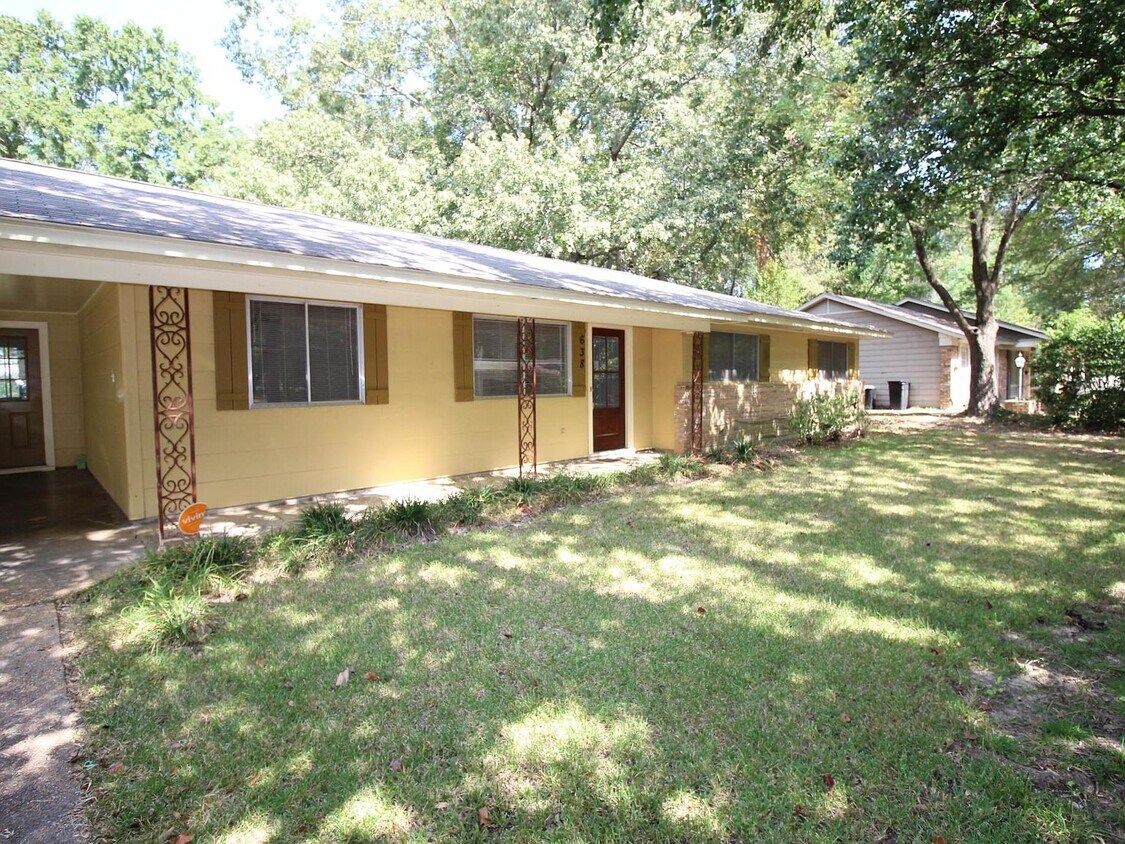 638 Newland St 3 beds, 2 full baths House Rental in Jackson, MS