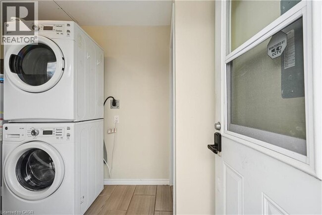 Building Photo - 154 Main St N