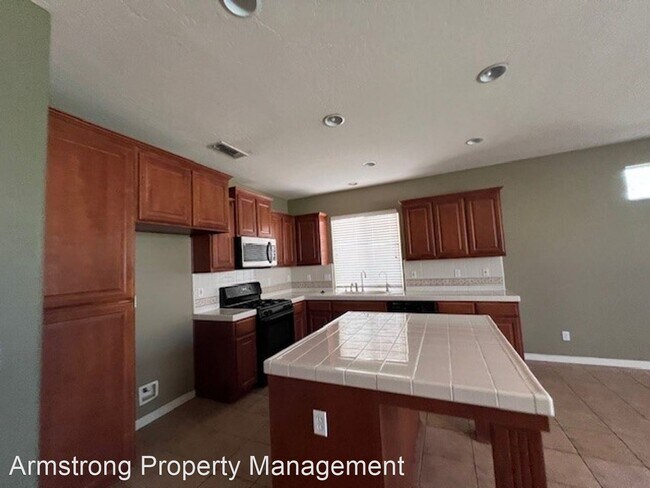 Building Photo - 3 br, 2 bath House - 3224 W. Delta