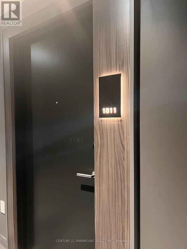 Photo du bâtiment - 5 Wellington St S