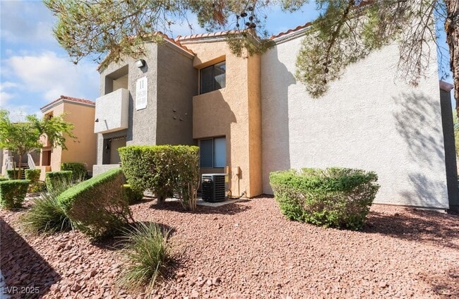 Building Photo - 3151 N Soaring Gulls Dr