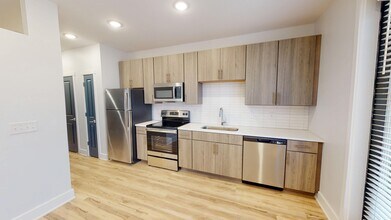 Diamond Kitchen - Factory 52 Apartments