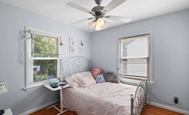 Foto del edificio - 7128 Circleview Dr