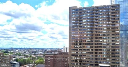 Building Photo - 1324 Locust St