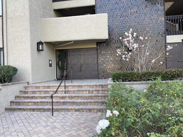 Building Photo - 111 S Orange Grove Blvd