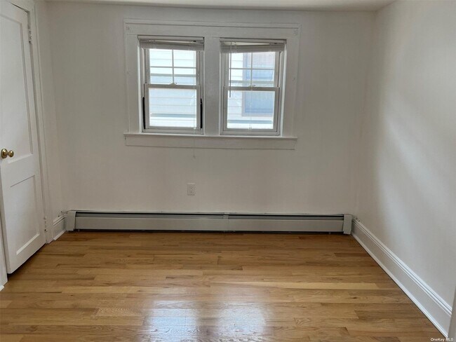 Building Photo - 358 W Fulton St