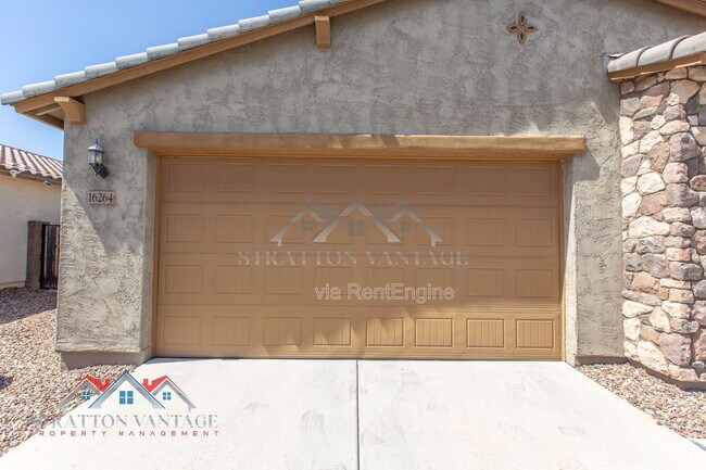 Foto del edificio - 16264 W Canterbury Dr