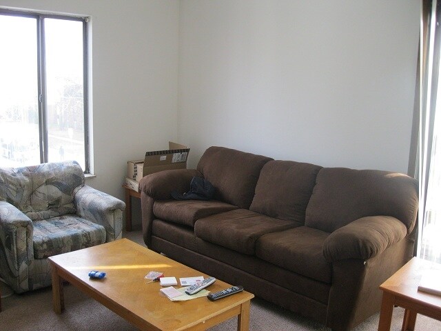 Foto del edificio - 312 E White St