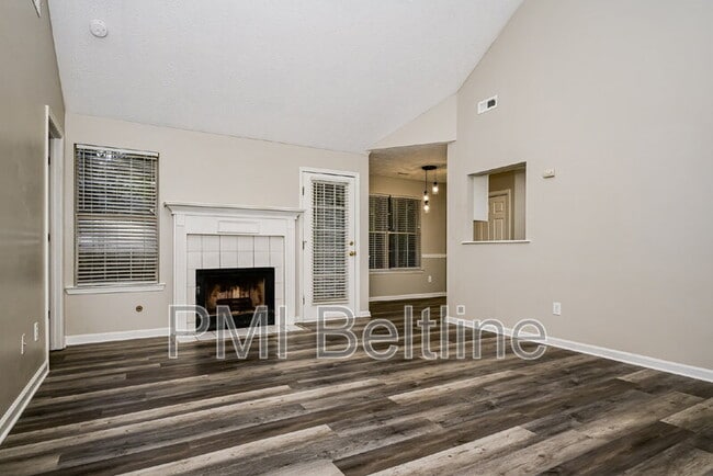 Building Photo - 819 Sweetwater Way