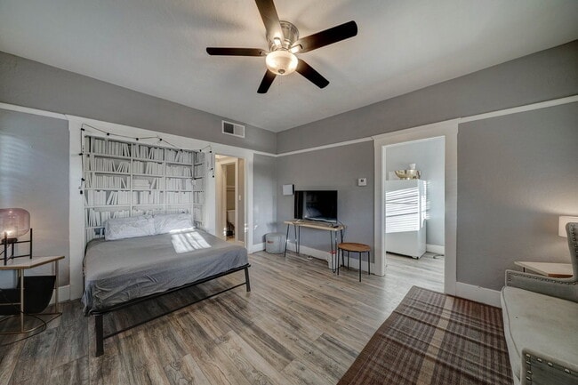 Photo - 1121 N 5th St Apartment