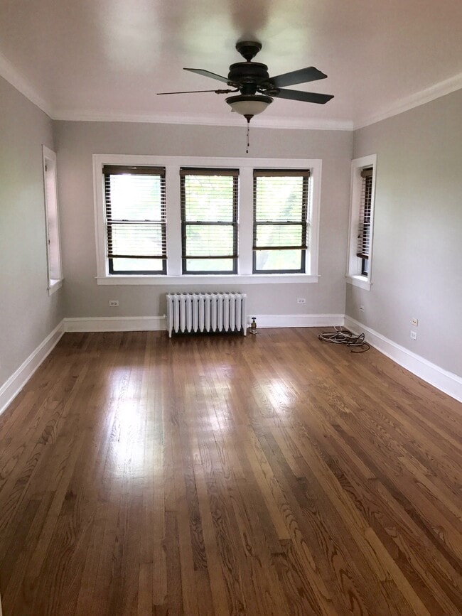 Building Photo - 904 S Elmwood Ave