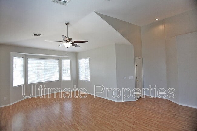 Building Photo - 7550 W Gardenia Ave